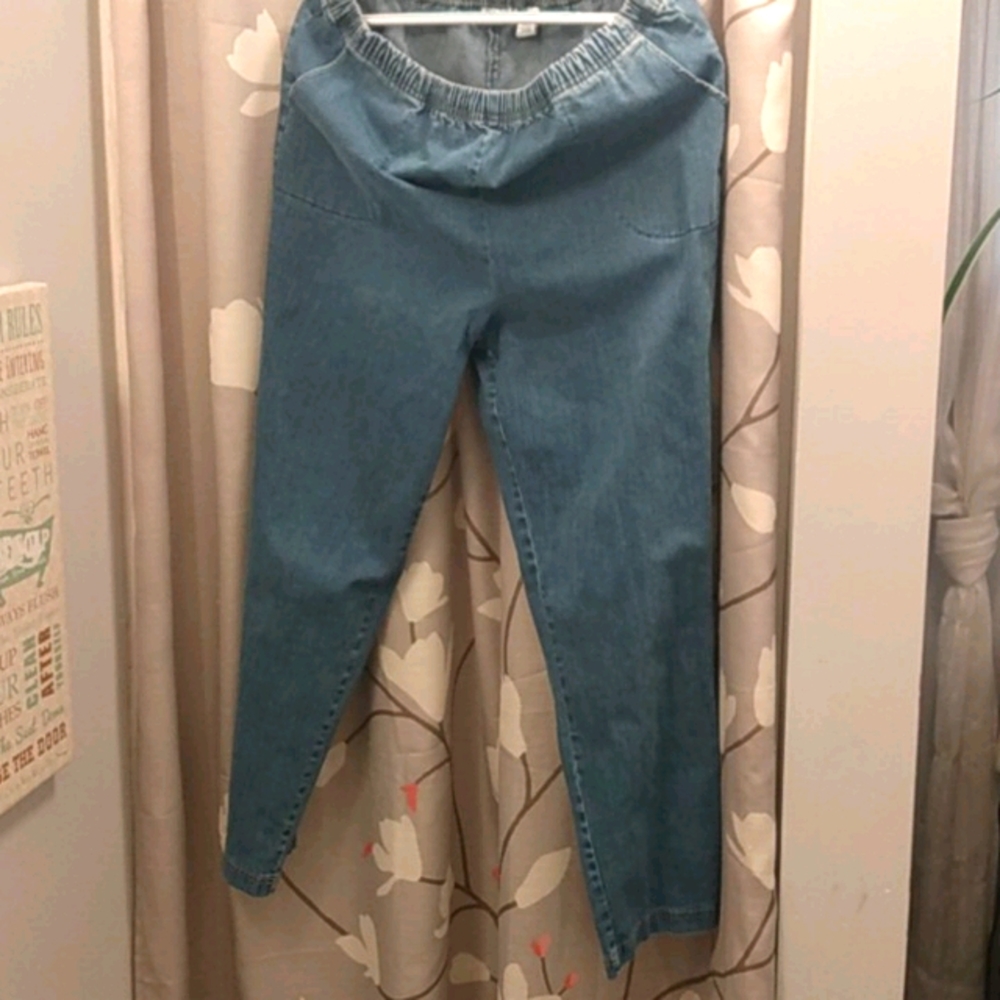 Stretch waist jeans.